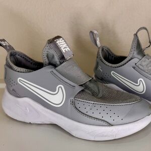 Nike Flex Runner 3 PS "Smoke Grey/White" – Slip-On – Size 13C